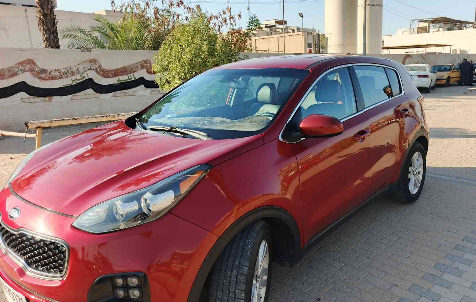 سلام عليكم للبيع سبورتج امريكي  مديل 2018 حادث جاملغ الامامي لا دواخل لا يرباك سنويه بسمي تحويل ثاني يوم مكينه جيتي اي 2400 مكان السياره بغداد رقم التلفون *********** واني خادم لطيبين او مراوس بكورلا
