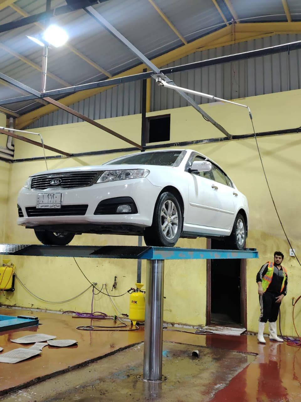 السلام عليكم 
  
 كيا اوبتما 
 موديل 2010
لون ابيض ثلجي
 خليجي 
محرك 2400 دوش
داخل صحراوي 
تبريد ثلج 
تدفىه نار 
خمسه ويل 
أربعه دسك 

تحويل مباشر

مكان السياره تكريت  القادسيه 

 ***********

***********
