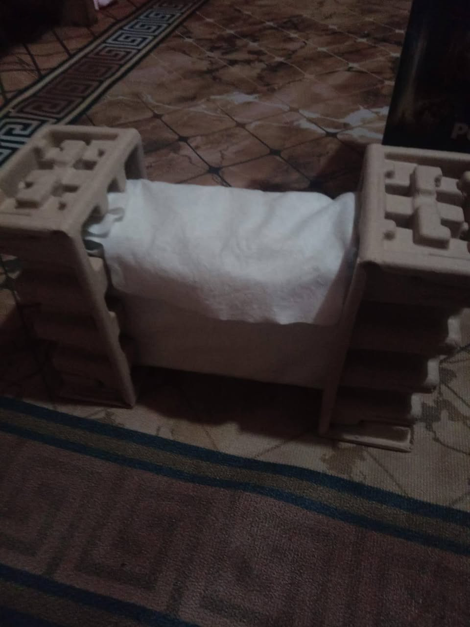 اكسـ بوكسـ سيريسـ اسـ الجهاز جديد مثل ما موضح بصوره وما صارلي شهرين من اخذته وكلشـ متوازي ع بيعته الجهاز لوك ستيكر ممفتوح كامل ملحقات والكارتونه  مالته وياه العنوان بغداد الشعله شرايي تواصل وياي ع هل رقم ***********
