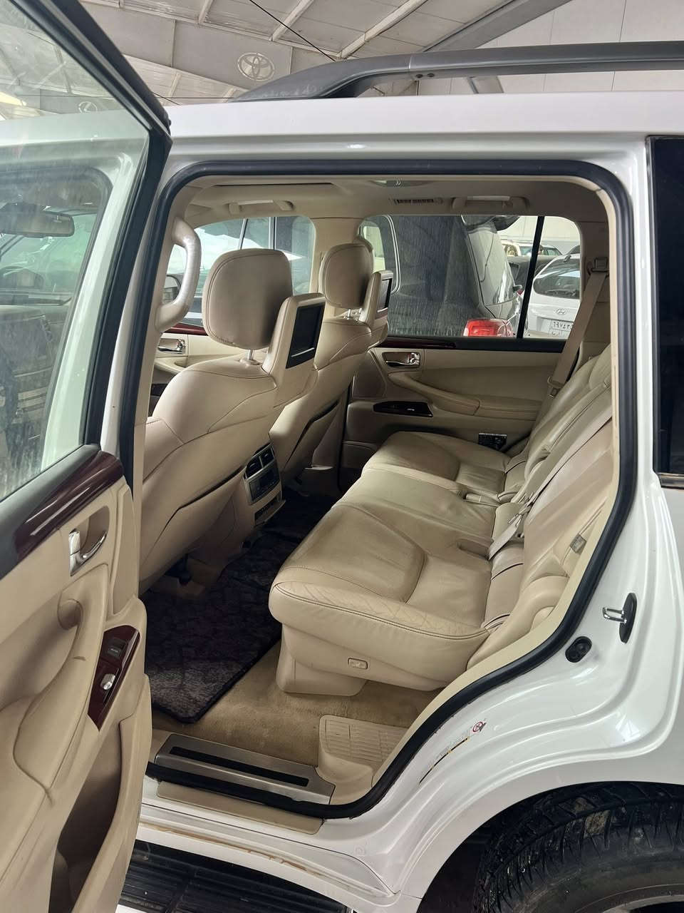 ‎‏Lexus LX sport   2014
‎اللَّهُمَّ صَلِّ عَلَى مُحَمَّدٍ وَعَلَى آلِ مُحَمَّدٍ
‎🔹لكزس 2014     () LX 570
                                                            
‎🔹 مكفولة كفالة عامة من الدعامية إلى الدعامية 
‎بدون بارد  ،بدون رصعات ،بدون حتى شخط🔹
‎دعاميات هم بدون صبغ ،رمل مابي ،بقية كلها بشرط

‎🔹 داخل مشمش  بسمطين + +سماعة بيادي مجوود 

‎     📞[0770 777 13 67] ره قم موبيل  

‎ فول فول المواصفات 🔹
‎ بصمة➕ الانزلاق➕ورقة البيانات➕شغال كشن جلد و هيلتر 
‎الاحتلال➕راس ديفيد➕ 5 كاميرات  ➕ثلاجة➕زينون، جلد جاف  تدفئة شفط التبريد خزينة➕هواء مزدوج➕نظام ايكو سبورت,➕حساسية الديك المؤخرة  مرايات➕الفتحة➕باب خلفي جك➕رادار إمامي

‎محرك كير بشرط مامفتوح 🔹
‎سيارة حيل نظيفة كلشي عل بلاد لوك
‎سنوية زنكة كلشي جديد مدفوع لـ2029
‎باسمي السنوية بشرط تحويل و خرامة 
‎سيارة مابيـها دينار مصرف كامل من كل نواحي

‎نظافه ١٠٠٪؜ كامل سيرفس بدون نقص و بدون مصرف🔹
‎سياره مال بيت أي نقص مابيها 4 إطارات جديدة تحتها

‎نفسي يوم /تحويل و وكالة حاظر 
‎مكانك /داخل سليماني

‎📞[***********] ره قم موبيل
