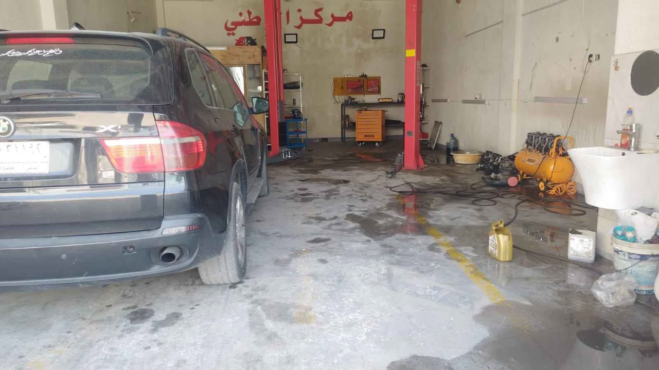 جك رفع السيارات ماركة لانش غنية عن التعريف مستعمل شهرين فقط .. تصفية ورشة السعر ٤٥٠٠ مليون قابل للتفاوض على السعر .. للعلم شريته في الورشة في ١/٥/٢٠٢٦ وما صعدت عليه غير سيارتي و٣ سيارات فقط اخو الجديد جدا. التصال على ***********  يوجد به واتساب البصرة قرب محلات التبريد البصرة, العراق
