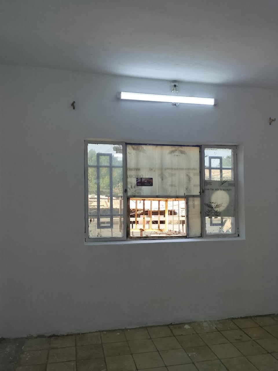 دار للايجار  يحتوي عل كراج وحديقة صغيرة وصالة ومطبخ وخدمات. طابق اول غرفتين و بلكونه وسطح البيت مستقل وحده ايجاره 600الف دينار وبي مجال بسيط. يقع في بغداد سبع ابكار قرب مدرسة نور الايمان ومن الله التوفيق
للاستفسار : ***********
