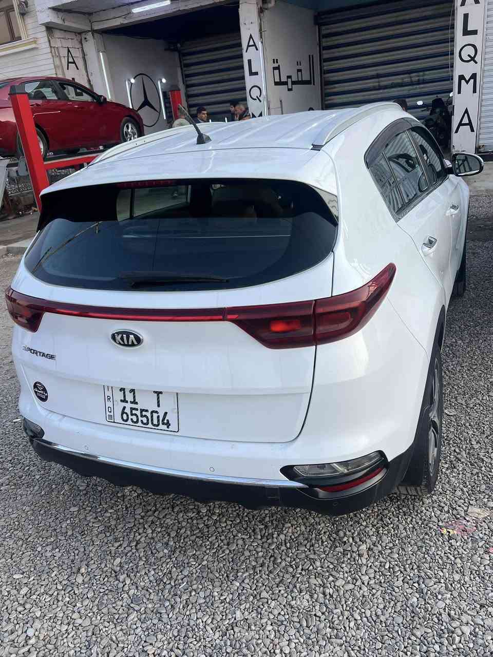 سبورتج 19 شكل 20مكفولة عده  طخه بالجاملغ الامامي واضحه وملاحظات بسيطه السياره ماشيه 110 كيلو موصفات معروفه وسونار مع الصور مكان السياره ديالى / جديدة الشط  *********** السعر 196وبيها مجال للشراي ..
