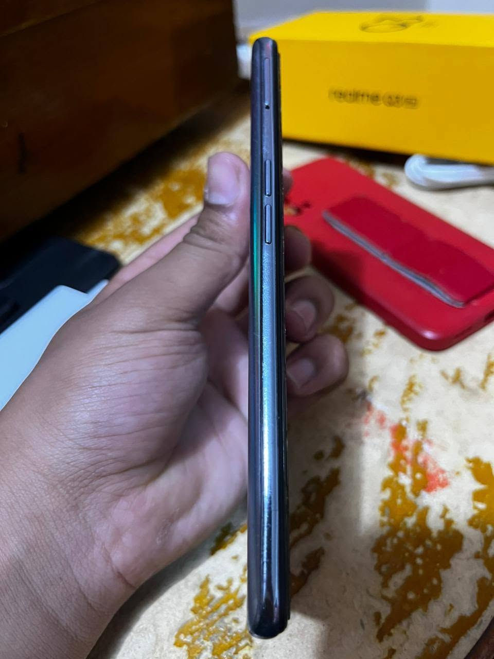 سلام عليكم اخوان 
تلفون realme Q3 pro ذاكره 128 جهاز نضيف ويا 3 كفرات + كارتون وشاحنه ومنضف وكامل معدلته والكسورات هذني بل الزكه مرتب وكامل ملحقاته سعره 150 مكاني ناصريه مركز حي المتنزه يم الاقسام الداخليه *********** توصيل موجود
