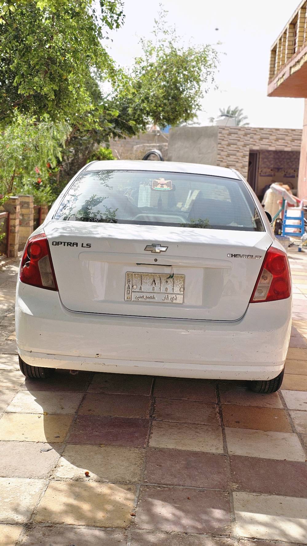 اوبترا ٢٠١١ رقم ذي قار سنويه ل ٢٠٣٠ بأسمي 
كفاله عامه بيها فقط مسافة شبر بارد بين الباب والجاملغ الايمن موضح بالصوره السياره جاهزه ع الأخير مكينه لا تبخير ولا تنقيص فقط مبدل كازكيت كير جديد
تخم تاير جديد ١٠٠%
باتري جديد
مري تحكم كهربائي
غرفه نظيفه
تبريد وتدفئه
السياره هزه جديده ومصفره غرامات
سعرها ٧٨ ورقه بيه مجال كلش قليل