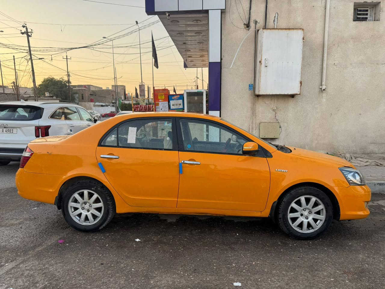 جيلي موبل
موديل 2013 مكينة وكير وحدادية وتايرات كله جديد مكفوله من الضربة مصبوغة للجماليه
بيع او مراوس

السعر 38
***********
