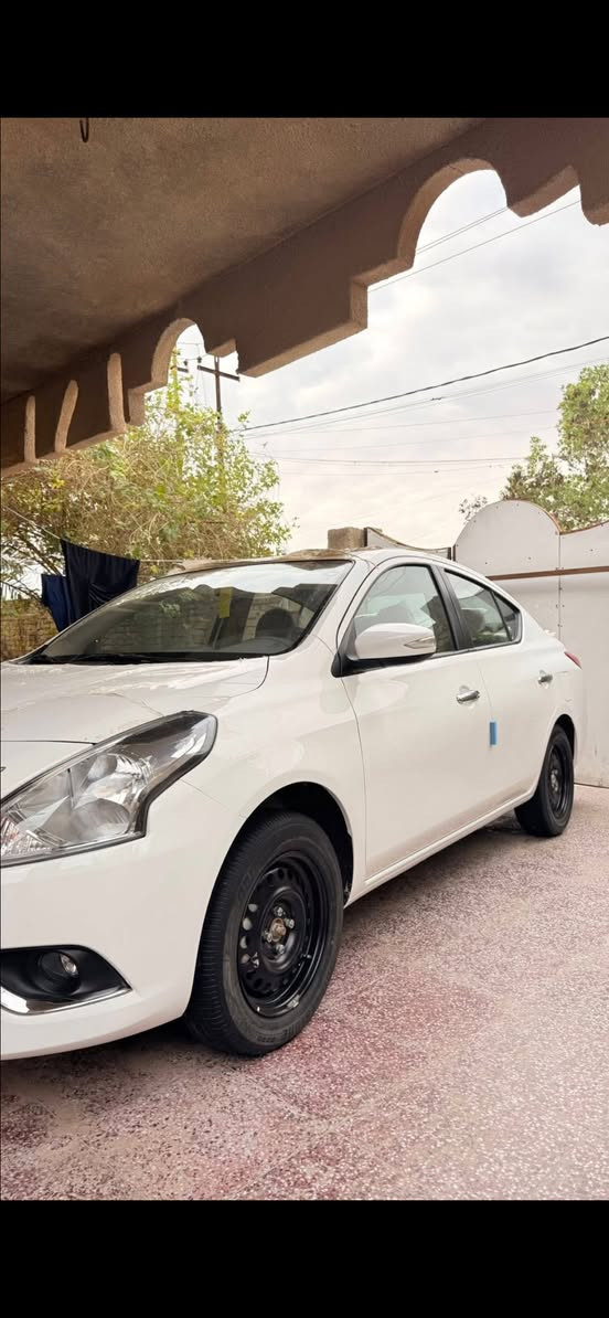 السلام عليكم
• موديل: Nissan Sunny 2025
• المحرك: 1.6 — 4 سلندر اقتصادي وعزم ممتاز
• الممشى: 30 ألف كم فقط
• اللون: أبيض لؤلؤي ✨
• الرقم: أربيل — إنكليزي حديث
• الجير: أوتوماتيك
• التبريد: ثلج ❄️
• صرفية بنزين اقتصادية جداً ⛽
• داخلية وكالة ونظيفة
• السيارة ناعمة بالخط ومريحة بالاستخدام اليومي

⚠️ ملاحظات بسيطة:
ضرب خفيف بالدعامية + شخط بالباب خلفي فقط، والباقي مرتب والسيارة جديدة حرفياً.

🔥 سيارة تصلح للشغل، للبيت، وللاستخدام اليومي بدون تعب
🔥 موديل حديث وشكل مرتب يلفت
🔥 سعرها مناسب مقارنة بالموديل والممشى

📩 الي جاد يراسل خاص، والمعاينة خير دليل
***********
