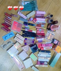 مجموعة مكياج • ٨٣ قطعة