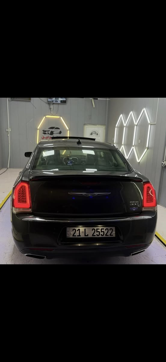 سلام عليكم كلايسلر c300
فول مواصفات 
كشنات كهرباء تدفئة تبريد خزن 
ستيرن كهرباء هيتر 
بردة خلفية 
بانوراما 
سستم صوت 
مري قلاب 
حادثهة نص جامرغ ونص بنيد بدون ايرباك صور الحادث موجودة 
محرك وكير مكفولات من كل شي 
تخم تاير + حدادية جديدة 
ماشية  118 الف ميل 
رقم سليمانية سنوية لل٢٠٣٠ 

السعر ٢١٥ $ 

مكان السيارة ديالى الخالص 

***********
***********
