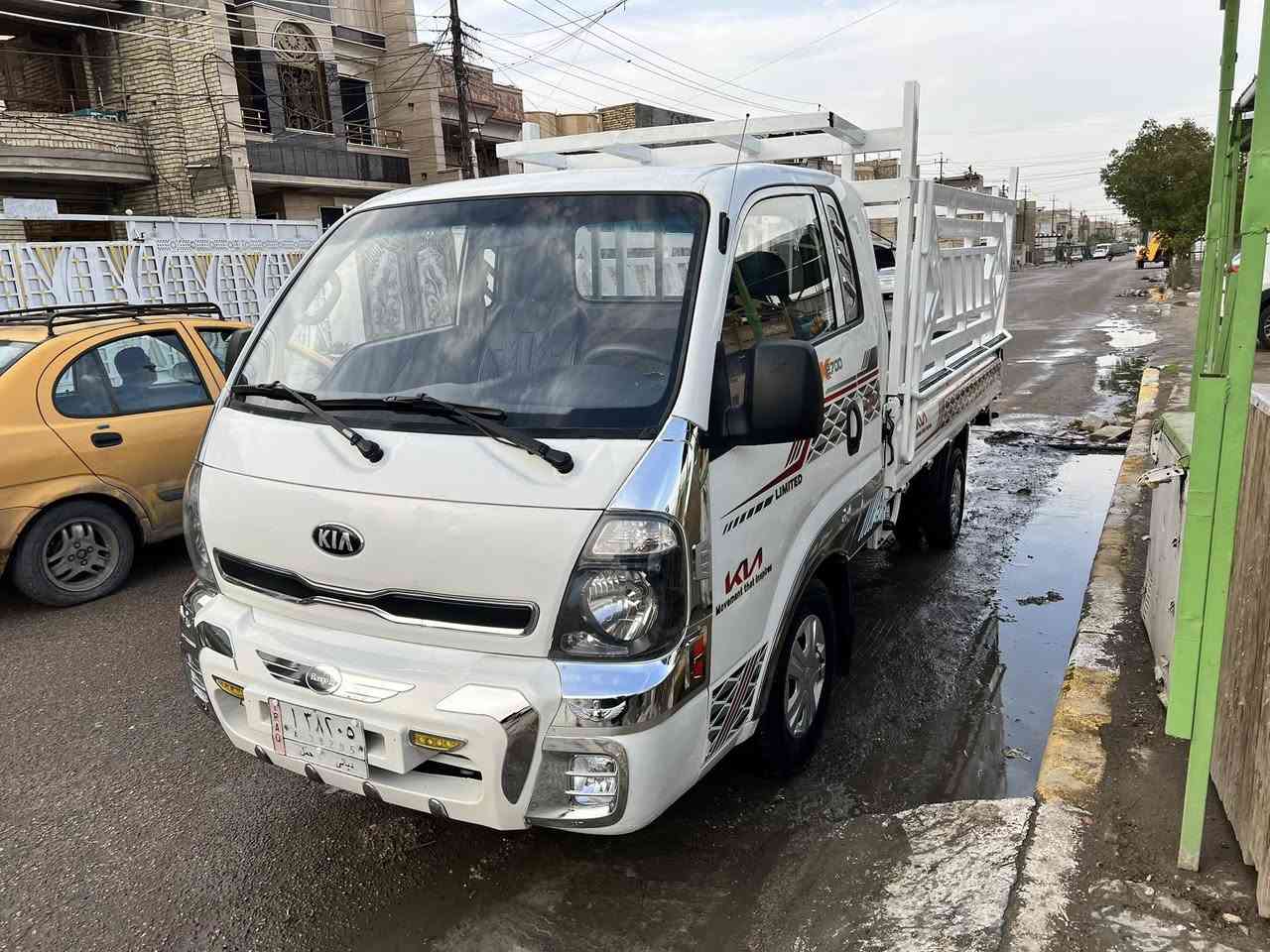 السلام عليكم للبيع كيا. 2015. رقم ديالى الماني مشروع وطني محرك 2700. جديد. مكفوله من ضربه وكص.  محجر غلاف دوشمه تبريد شغال.  تخم تاير كير اكسن شواصي كفاله. سياره جاهزه.  مكاني بغداد.    السعر. 110. ورقه.    اتصل. وتدلل. 
هـ.  ‭0770 267 5451‬.    🫡.
