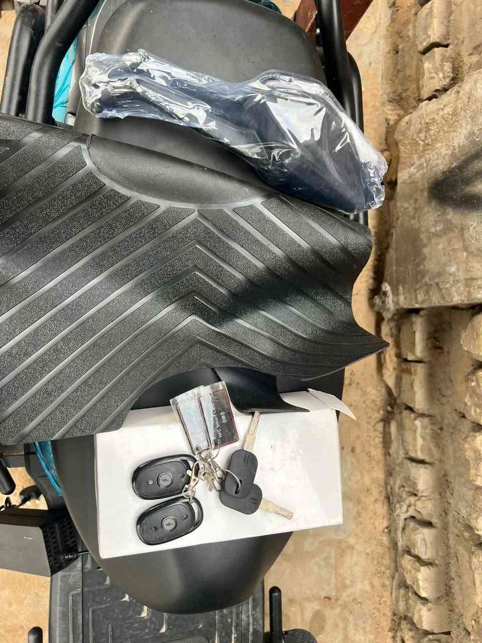 سلام عليكم شباب دراجه شحن للبيع نوع سكنس  زيرو زيرو غير مستخدم من المعرض البيت الله
شاهد  بعدها وكاله ولا شحنه مشحونه ابد 
  الله  شاهد وصل معرض موجود ابسمي  مواصفاتها
الموديل2026
بطاريات 6 دبل 
التحويلات4
السرعه75 حقيقي معا الوزن 
شاشه تاب تعرض الك لاعطالً ان وجدت 
اشاير رباعيه 
شاحنه اصليه 
تشغيل عن بعد 
تشغيل كارت 
بصمات 2 
سويجات 2
كارتات الذكي 2
نضام السرقه 
مري أصليات 
تحمل شخصين 
تايرات جوبلس تحمل وزن عالي جداً
لونها مميز 
قفل ستيرن 
لونها مميز كلش 
استان تعليك /استان صفح 
لايتات زنوزن قويه جدا
الدراجه مدرعه بل كامل 360درجه

 اي استفسار اتصال 

***********

العنوان بغداد
