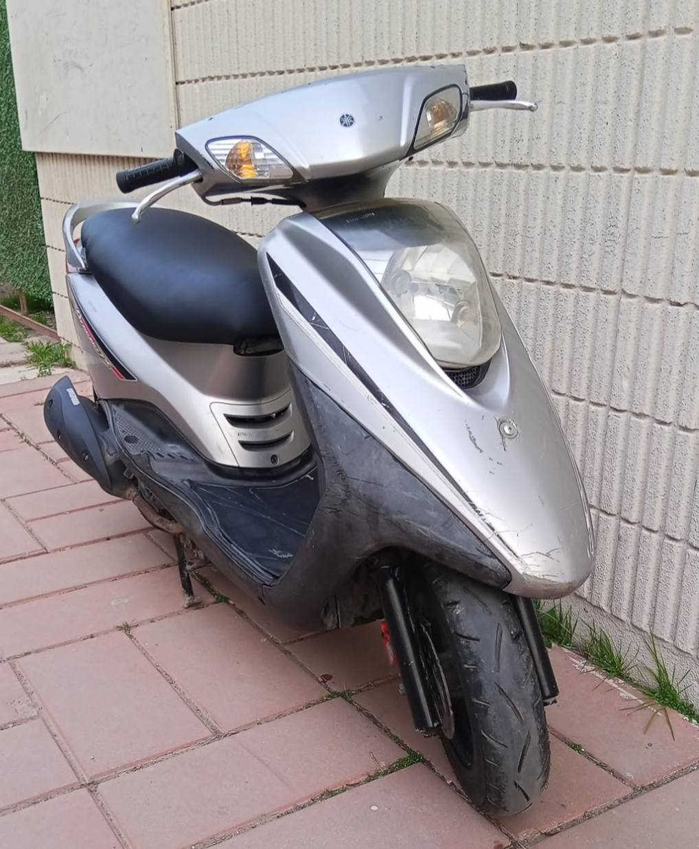 السلام عليكم
السلام عليكم 
بريز 140 كابريتر 
مكينة مكفوله ما مفتوح بيهه برغي 
كل شي شغال ما بيهه اي نقص 
كفرات بلادية كلهه ختم واحد ويه السوادات 
مكان الدراجة بالصالحية 
السعر 650 قفل من الاخير بدون عملة 
للاستفسار  ***********
