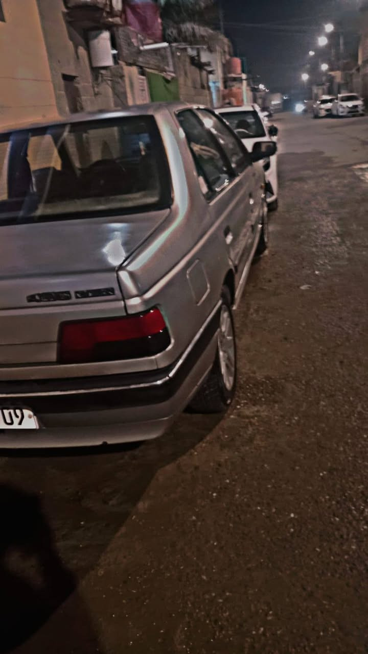 سياره بيجو 405 مديل 12 لبيع هاي نضافته سياره كامله حداديه تبريد تدفئة كير ومكينه خير من الله تجي وتفحص رقم جديد سنويه تنتهي 29 وتحويل ثاني يوم بسمك وهاذه رقمي بي واتساب *********** وهاذه رقمي ثاني على الخط *********** مكاني البصره المعقل السعر 33 وبيه لطيبين
