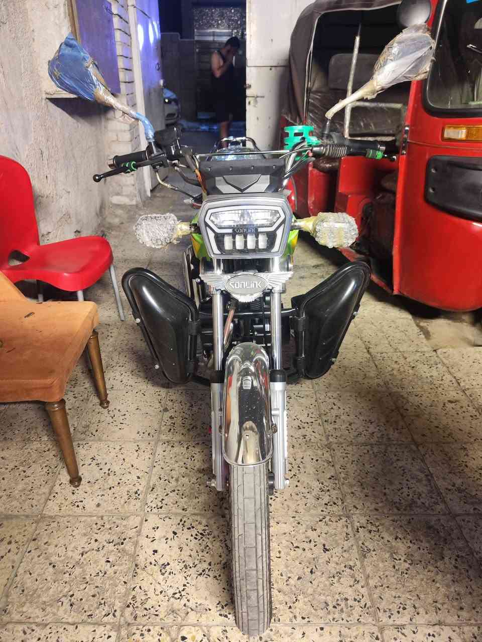 سلام عليكم 
دراجه ايراني نوع سونلك موديل 25 محرك 200cc دراجه كفاله عامه ما عدا الويل الخلفي مبدل السعر 850 وبيها مجال حك الجيه للاتصال *********** ما متواجد مازنجر
