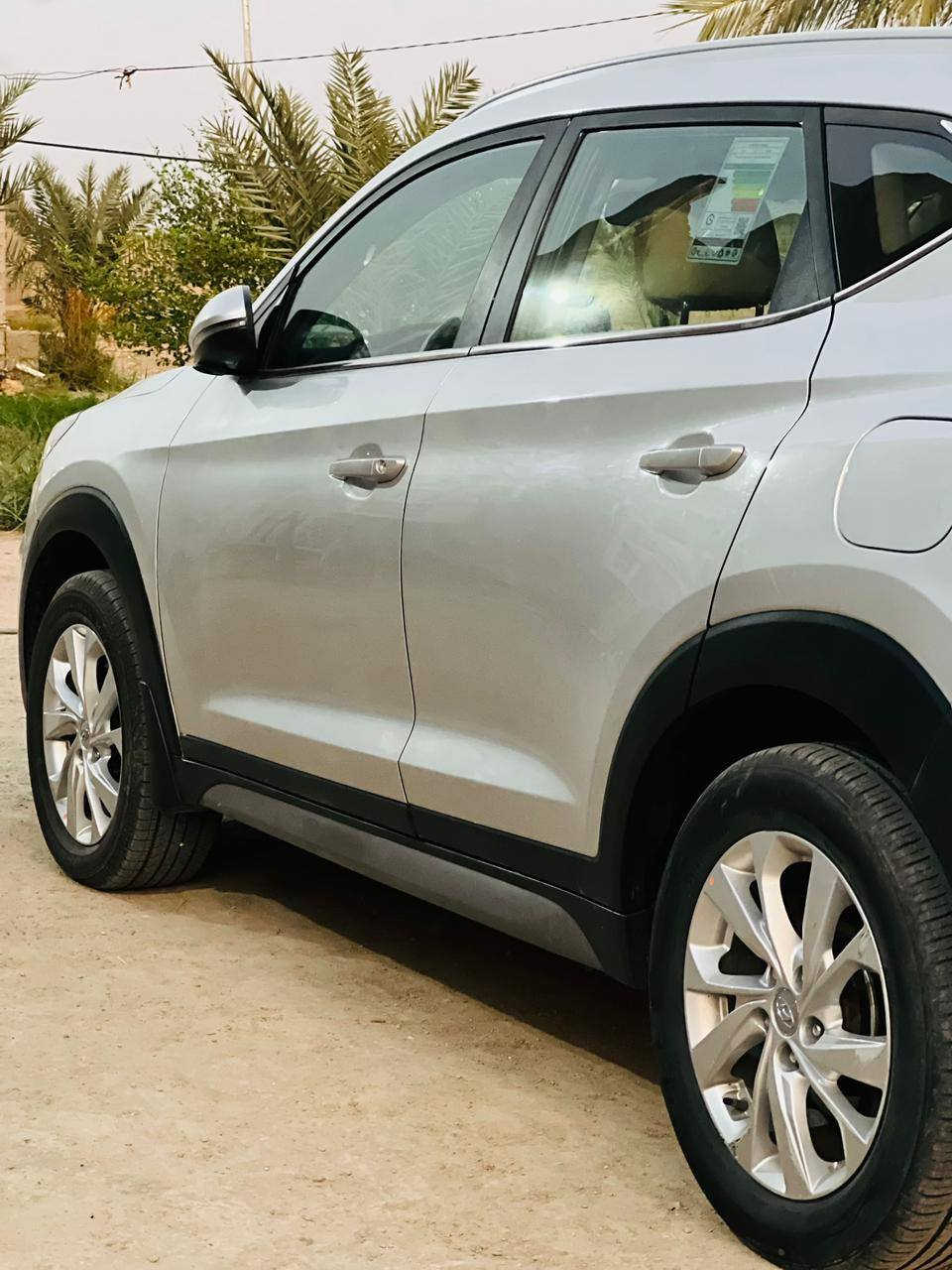 السلام عليكم
توسان للبيع مديل 21 خليجي
محرك 2000
مكينه كير كفاله
تبرير+تدفئه
ما شيه 88الف

مرايات شفط 
تحكمً ستيرن 
وباقي المواصفات المعروفه 
بيها جاملغ ايسر +بنيدمبدل
سياره جديده بشكل
سنويه28بسمي مداورثاني يوم 
مكان سياره السماوه سوير
تواصل عل رقم تلفون
‏‪0782 778 2283‬‏
السعر بلاش 165$بيها مجال  
وينه يدور جديد
