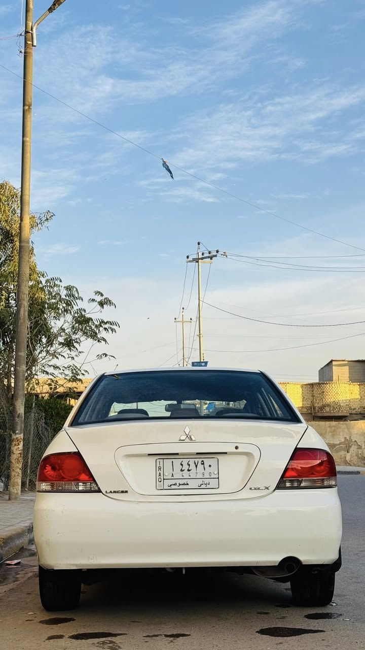 السلام عليكم لانسر للبيع موديل ٢٠٠٩  مشروع وطني السيارة نظيفة وبلادية مال شركة ماشية ٢٠٠  كير اوتو محرك كشر مكفول بيه بس بطارف البنيد رصعة ومصبوغة حك شبر   السيارة جاهزة من كلشي السعر (٩٥) بيهه مجال حك الجية وسونار هم موجود . الرقم ***********
