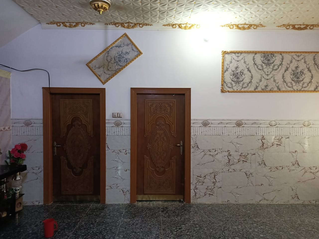 بيت 200 م طابق واحد ركن على ساحه غرفتين هول استقبال حمامات 2
حله حي المعلمين قرب ملعب علي ناصر 

للاتصال ***********
