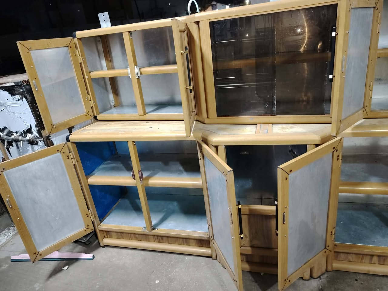 كاونتر مترين ونص 
حطاطه سعودي 
السعر ٢٥٠ 
بدون سنك 
فلوجه


**إذا كنت صاحب هذا الإعلان وتريد حذفه لأي سبب، رجاءا أرسل رسالة إلى الدعم الفني**