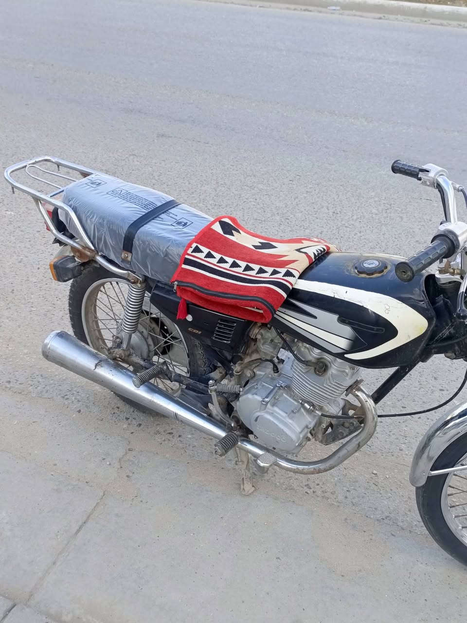 دراجة أربعة كير للبيع، أوراقها أصولي وكاملة
شاصي 17 وتعمير 23
كهربائياتها كلها شغالة
الدراجة نشطة هندر واحد تشتغل 
السعر: 650 ألف قفل (بدون عملة)
للتواصل خاص 👍


**إذا كنت صاحب هذا الإعلان وتريد حذفه لأي سبب، رجاءا أرسل رسالة إلى الدعم الفني**