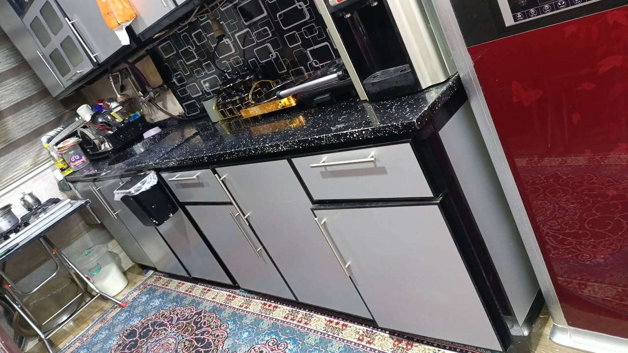 خسارة ينباع بهالسعر 😮‍💨✨
كاونتر فخم 6 بوب، 4 قطع مرمر ويا ألمنيوم، شغل مرتب وثقيل ويعطي فخامة للمكان 👌
نظيف جداً وما بي أي ضرر نهائياً وبي سنك والسنك كله مرمر حقيقي.
سعره الحقيقي أعلى بهواية، لكن بسبب الحاجة نازل بس 375 🔥
فرصة للي يعرف قيمة الشغل المرتب.
للجادين مراسلة خاص 📩


**إذا كنت صاحب هذا الإعلان وتريد حذفه لأي سبب، رجاءا أرسل رسالة إلى الدعم الفني**