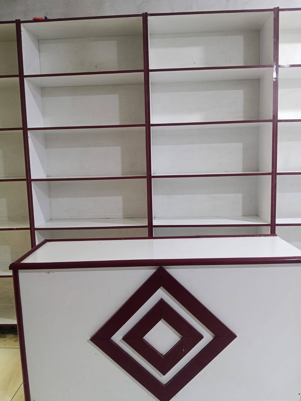 سلام عليكم رفوف  ومكتب البيع نضيفات
وجاهزات رفوف العدد 6 وي المكتب 7 مكان ناصريه حي الفداء شارع المدارس اتصل عله هاذه رقم انه مكلف بنشر ***********
