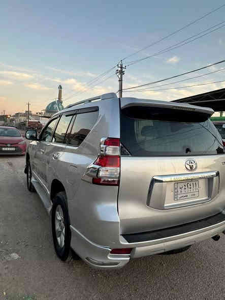 مستعجل على البيع وماكو هيج سعر
لاندكروز برادو 
السونار مرفق بلصور 
👇👇 وتفاصيلها 👇👇
            رقم بغداد 
           موديل ٢٠١٠ محدث ١٨
          ٤سلندر ٢٧٠٠ 
              كير اوتو 
             تخم تاير 
          تبريد شغال ثلج 
محرك وكير وحداديه خير من الله 
السيارة بيهه إضافة شاشة حجم كبير   وبصمه ونظام تشغيل عن بعد 
مكان السيارة العامرية شارع المنظمه 
     السعر ١٨٨ ورقه والشراي يدلل  
***********
***********
