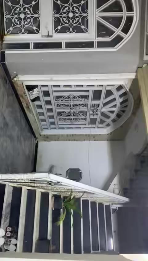 السلام عليكم بيت للبيع مساحه 200 متر رقم القطعه3175 البيت كامل مثل ماموضح بل تصوير ماحتاج اي شي البيت تحويل مباشر من المالك للستفسار اكثر 
***********
