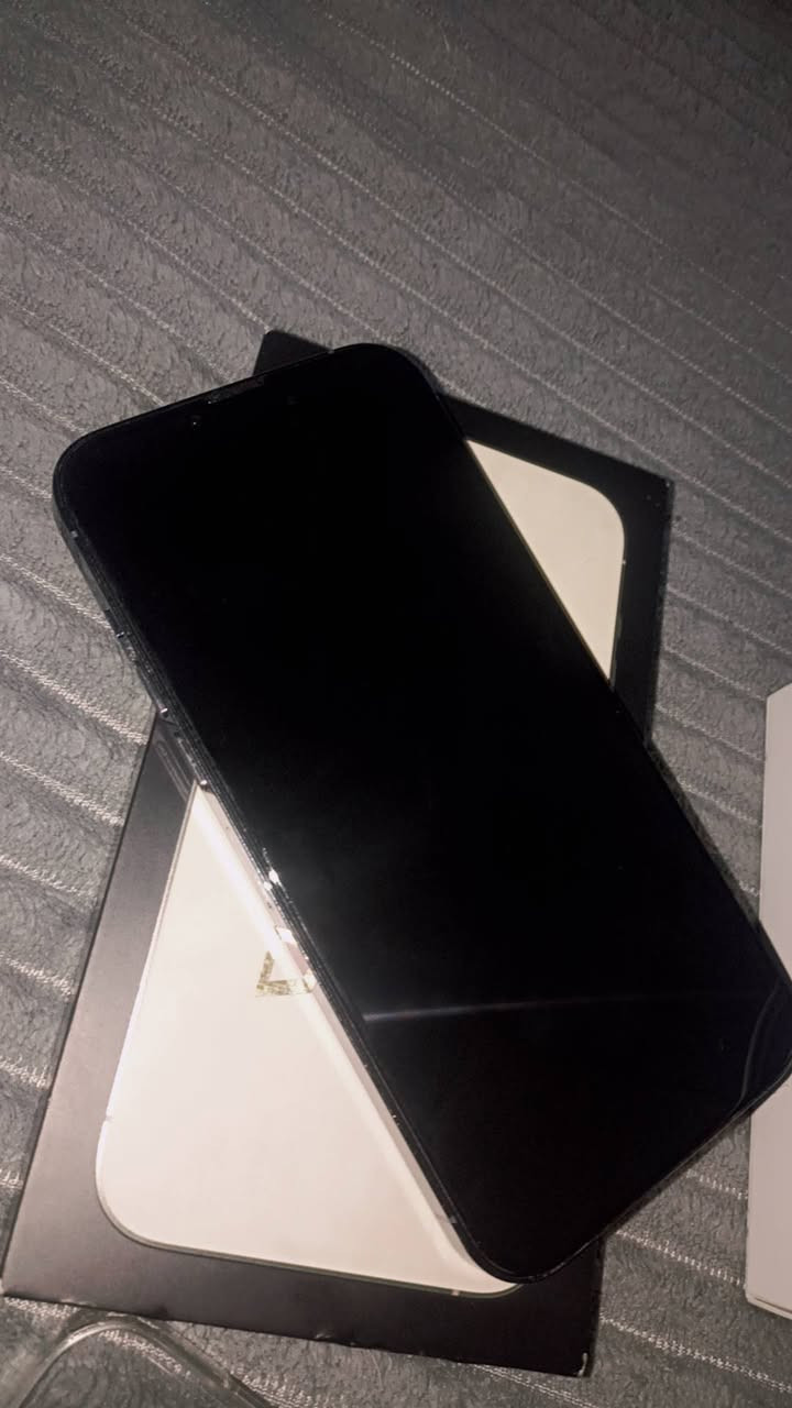 ايفون 13 برو ماكس
ذاكره 512
بطاريه 100%🔋
شاحنه اصليه
مع بطاقه ايكلود
وكفر وكامل الملحقات ولزكه ضبابيه ولزكه ضهر ودرع كامرات
السعر 550 وبي مجال قليل 
للاستفسار خاص
او ***********
كربلاء حي الفارس
الجهاز امريكي
بطاريه مرفوعه
مبدل شاشه اصليه من شركه ابل الاصليه ثلاث خيارات
