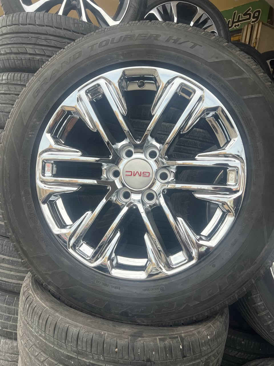 للبيع او مراوس
تخم ويلكب جمسي كروم اصلي 
حجم 20 ضمان سنتين 
مع تخم تاير  275/60/20
للستفسار اتصل وتدلل
***********واتساب/شريحه
