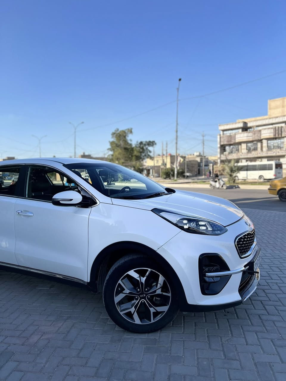 السلام عليكم
من رخصة الأدمن المُحترم..
للبيع سيارة كيا سبورتج موديل2022
كوري خليجي اصل .
كفالة عامة 
السيارة بدون صبغ ، مكينة گاز .
السيارة مكفولة من الدعامية للدعامية.
السيارة فوصل مواصفات عدى الفتحة 
مواصفاتها 1/1.
السيارة بأسمي تحويل ثاني يوم .
رقم السيارة بغداد 
موقع السيارة بغداد.
السعر 168 وبيها مجال للشراي .
للتواصل والاستفسار على الرقم فقط غير متواجد على الفيس 
الرقم / ***********
