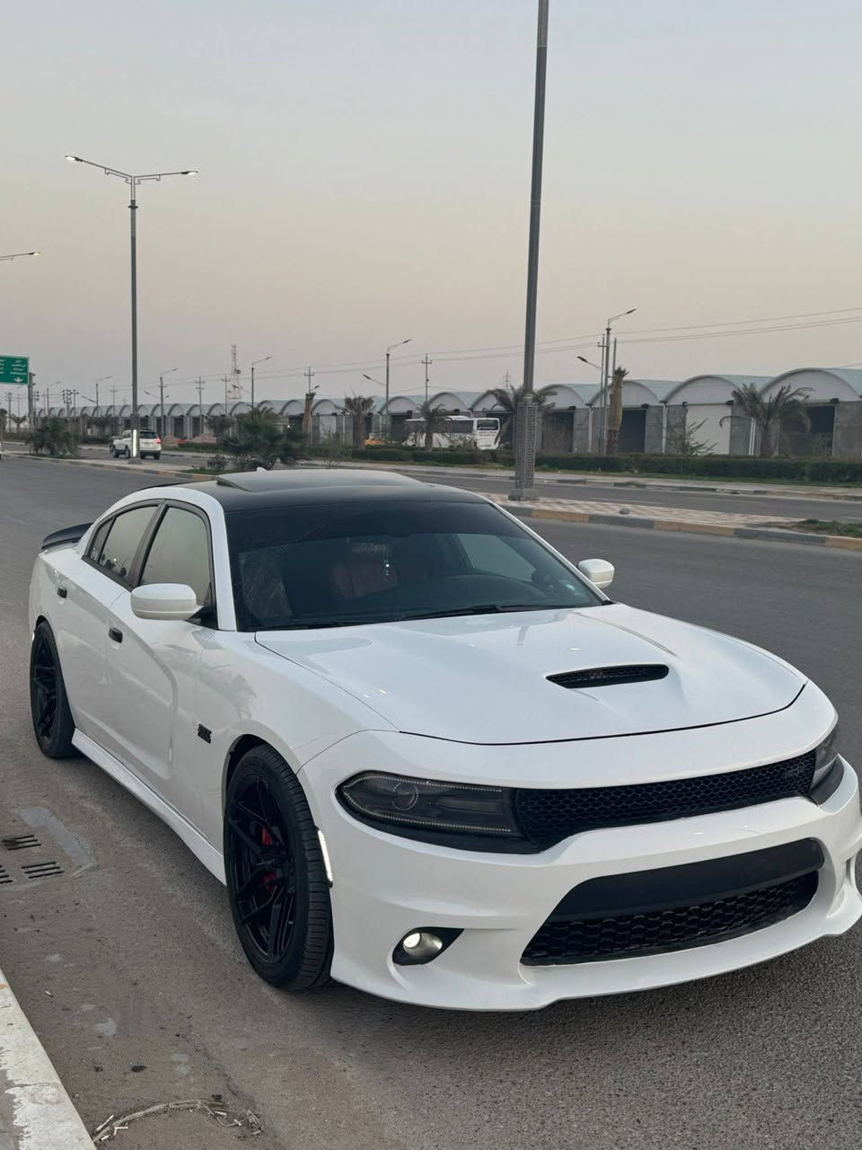 سلام عليكم جارجر 2016 srtفول مواصفات سياره جاهزه للخير مكينه 6400كامت شديت طابوكه5700ورجعت تفرعاتهه سياره ضربتهه جاملق وشويه من البنيد البنيد نفسه راجع ولجاملق مبدل السعر 190وبيهه مجال مكاني بصره ***********
