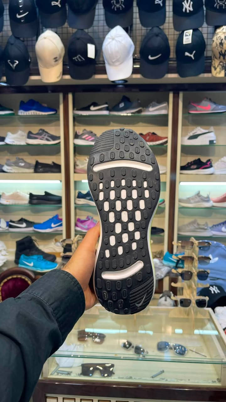 Nike React 🔥
بالة اوربية اورجينال 💯

القياس:  ٤٠،٥

طول:  ٢٥،٥

توصيل السعر راسلني خاص 📩


**إذا كنت صاحب هذا الإعلان وتريد حذفه لأي سبب، رجاءا أرسل رسالة إلى الدعم الفني**