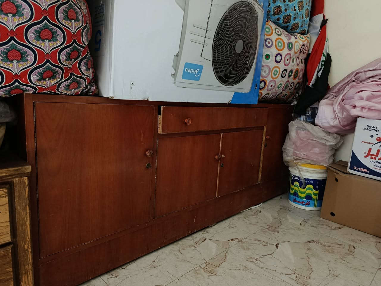 اغراض بيت للبيع المكان يم جسر خرنابات اي استفسار
***********
