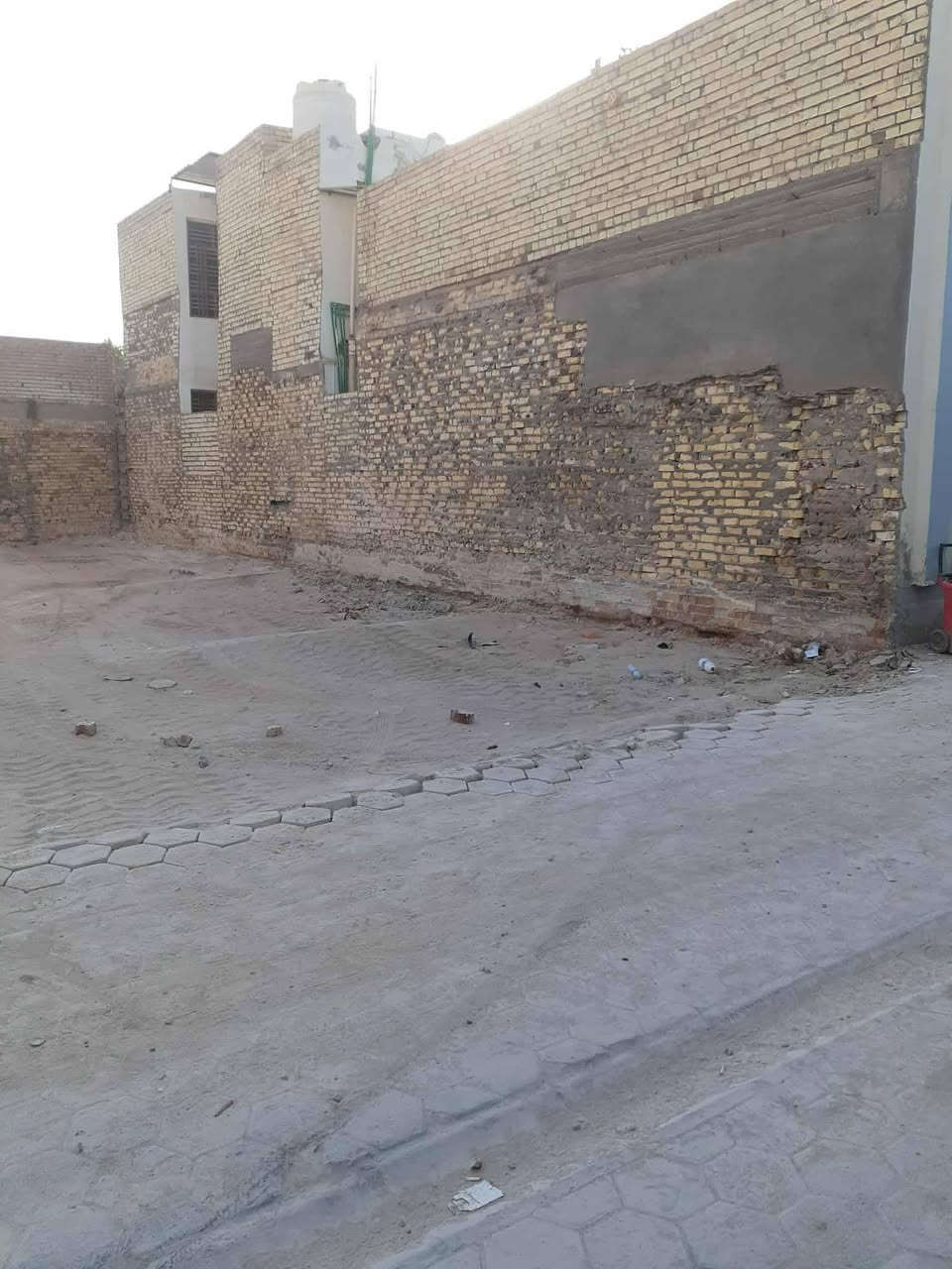 قطعة أرض طابو صرف للبيع مساحتها 200 متر واجهه 10 متر نزال 20 متر عرض شارعه 6 متر في حي الجمعيه شريط شارع الوائلي خلف شارع الوائلي التجاري مباشرة فرع مكتبة ألوان للإستفسار ع الأرقام التاليه واتساب/ *********** / *********** أو الخاص مفتوح
