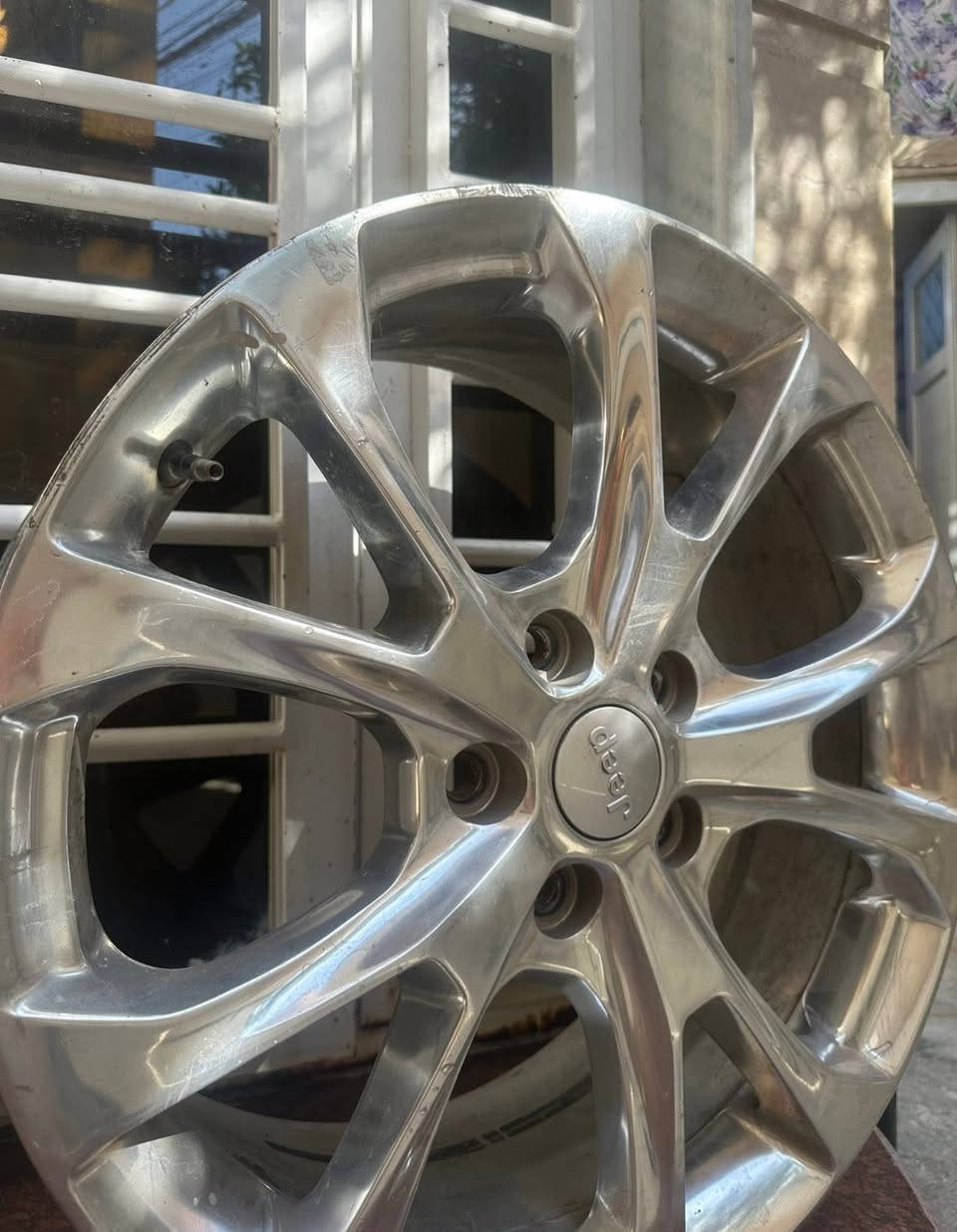 سعر مناسب  تخم ويل جيب سومت مال خليجيه موبر مال شركه مستعمل قليل جدا
ما مشدود بسياره حجم 20 السعر 350$ قفل  مكاني بغداد 

***********
