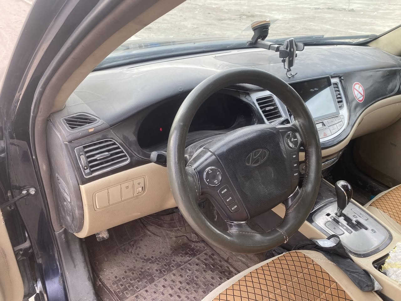 السلام عليكم جينسيس 2009  مكينه جديده صار سبوع شاده بعده بالظمان 8 سلندر. كيرها النمره 4 ماطيح يعني اكو مشكله بالكير  ابيعك كير كايم 
رقم انكليزي سياره كلشي موضح  رقم بغداد كهربايات كله شغاله  مكان السياره بصره زبير  السعر 85 وبيه مجال  ***********
