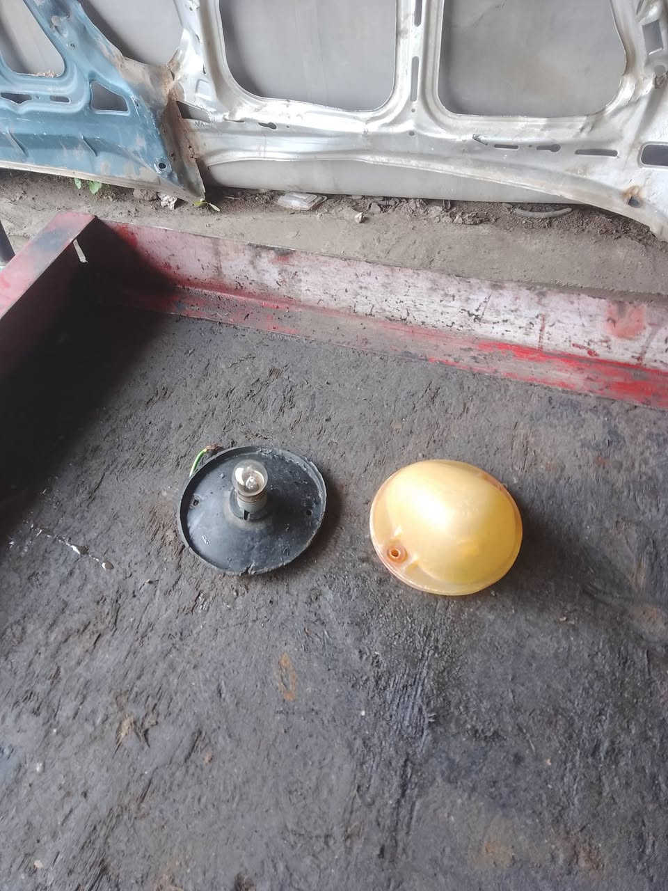 غراض شوفرليت للبيع العنوان موصل 
***********
