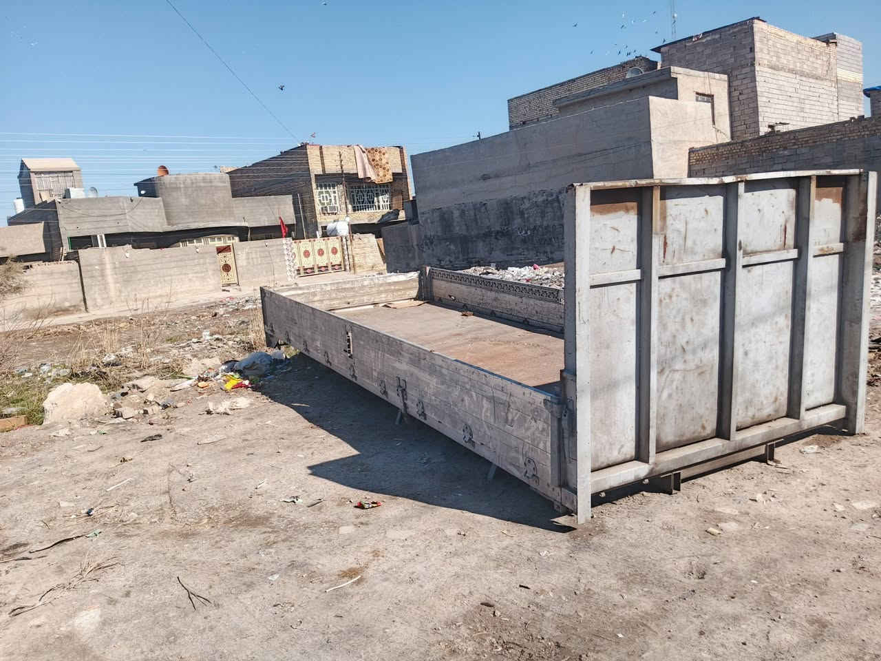 السلام عليكم اخوان بدي هينو للبيع طول ستة آلة عشرة السعر 8اوراق رقم الهاتف ***********
