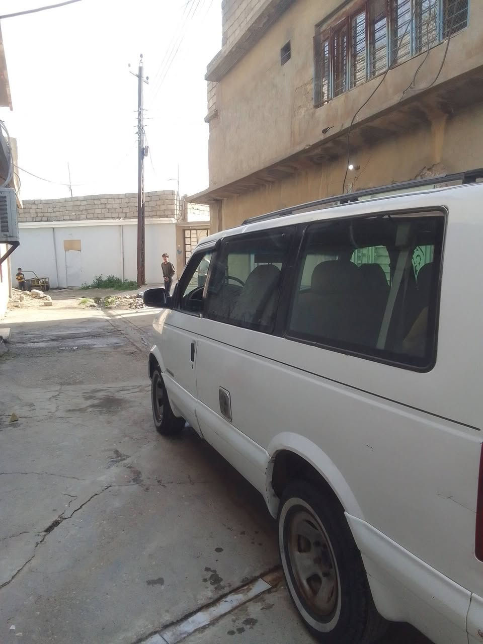 السلام عليكم
جمسي موديل 99
فان سفاري 
التواصل البجواري عمار 
***********
