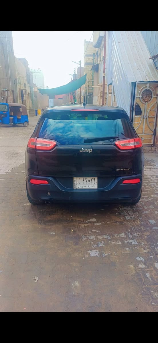 السلام عليكم
جيب شيروكي
 موديل ٢٠١٤ وارد امريكي ب اسمي لسنويه تنتهي ٢٠٢٧
مكان سياره بصره 
لسعر ١١٦ للاستفسار على هل رقم ***********
