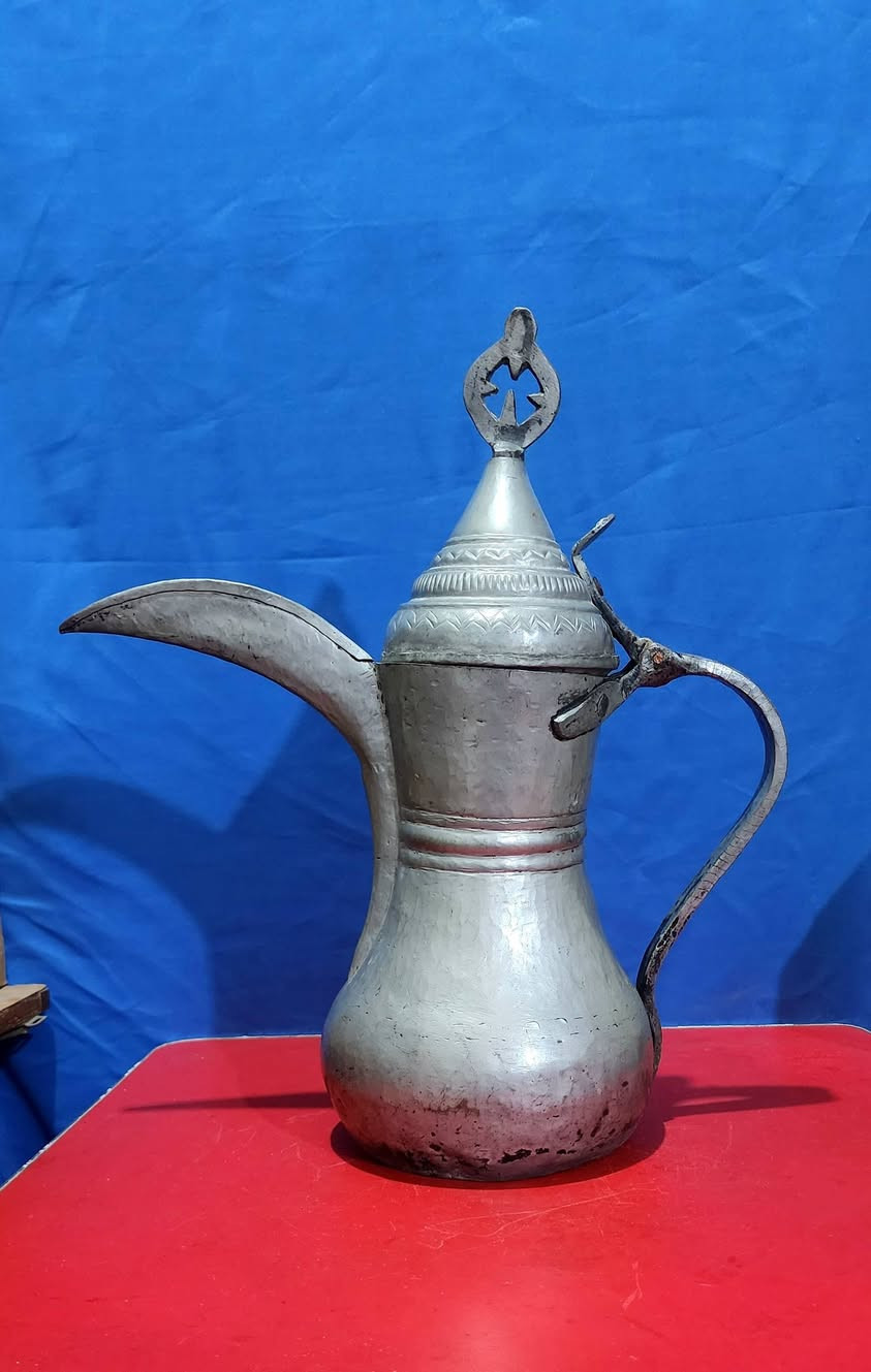 السلام عليكم
گمگم نصراني نحاس احمر شغل قديم مختوم ارتفاع 52 سم وزن ثقيل تفاصيل اكثر والسعر ع الخاص مكاني بغداد


**إذا كنت صاحب هذا الإعلان وتريد حذفه لأي سبب، رجاءا أرسل رسالة إلى الدعم الفني**