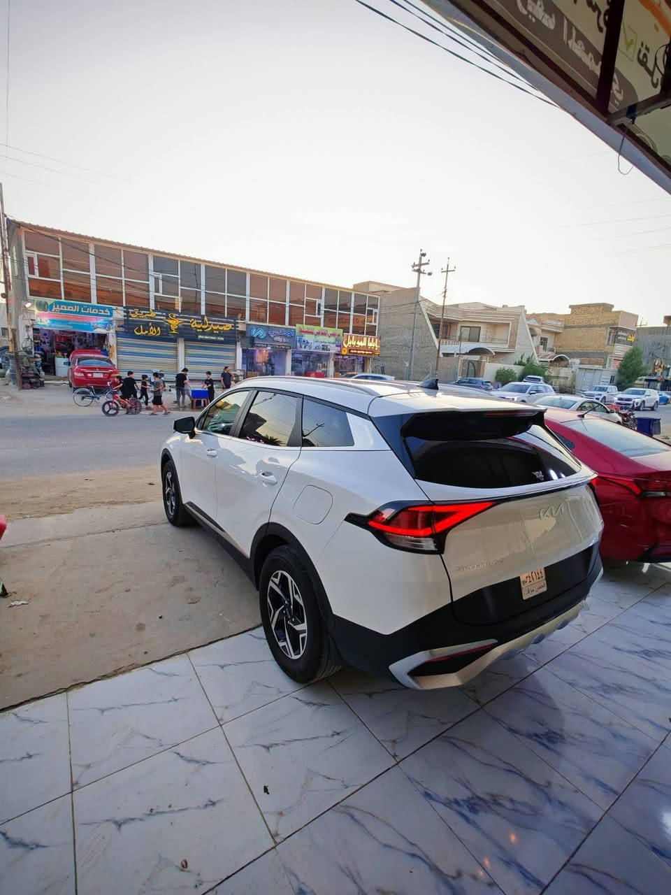 السلام عليكم 
كيا سبورتج 2024 بدون رقم فحص مؤقت ماشية 32 الف ضررها بنيد فقط بدون دواخل مكفوله 
مواصفاتها 
رادار امامي +خلفي 
نضام تحديد مسار 
كشن حراري 
ثلاث انضمة قيادة 
شاشة متصل
سعرها 180 وبيها مجال بسيط 
*********** 
*********** 
مكاني/بابل/الحلة
