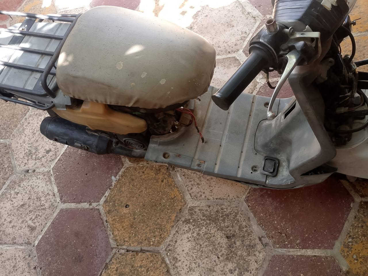 دراجه بيكم 

شغاله ربع هندر تشتغل

عوزها كفرات وباتري كهربائيات شغال 
تدفئه هم شغاله 

سعر 140الف 

مكان مدينه الصدر 

***********
