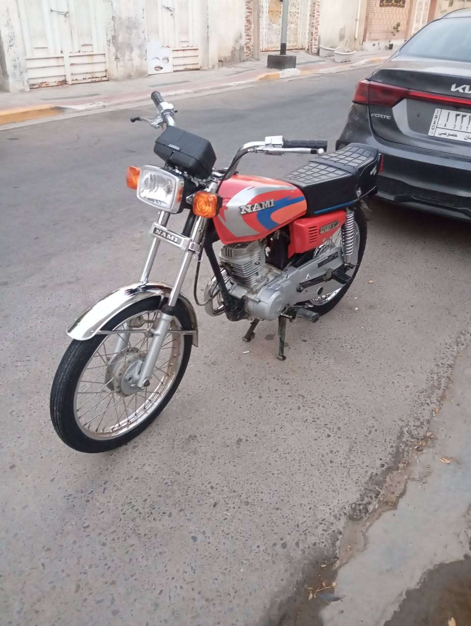 تودراجه للبيع بدون . مكينتها برفاز دراجه تعميرها كل جديد ما صارله هواي ما عده المكينه مفتوحة.وكهربائياتها كلهن شغاله سعرها 500 وبيها مجال الشراي يجي خاص او يتصل *********** مكاني عواشة
