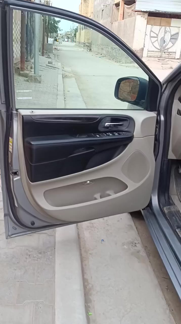 دوج كرفان
 موديل 13
بيبان كهرباء
جنطة كهرباء
كشن السايق كهرباء
3 قطع تبريد
6 سلندر
مكينة 3600
كشنات سياحي
الجنطة شفط
 رقم بصره دولي السيارة باسمي 
 السيارة داخله اكلين بدون حادث بلعراق بيها طخات مكانات ومعمرات يعني ابيع مصبوغة احزام
السعر 125  مكاني بصرة قرنة 
الاتصال على الرقم ***********
