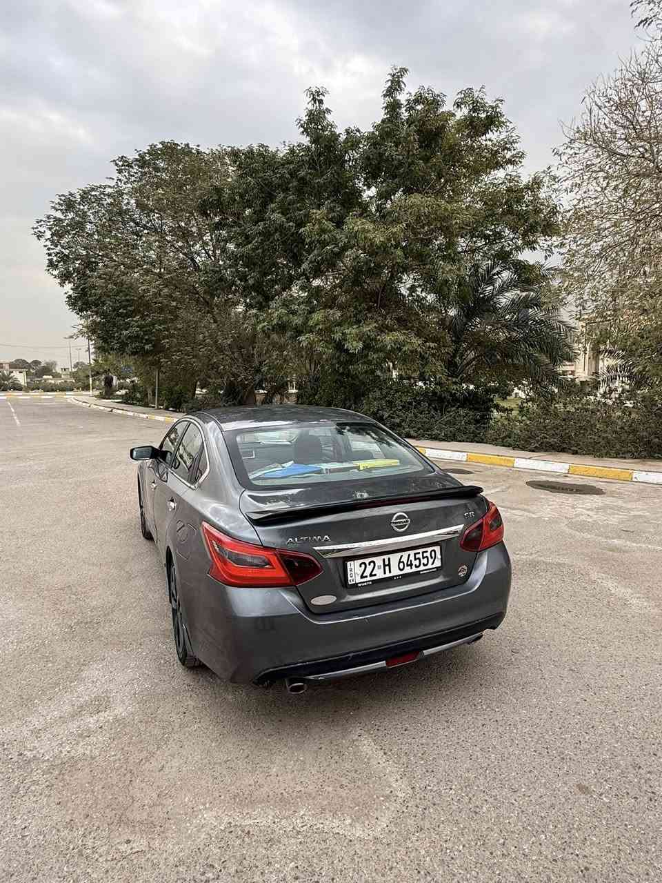 السلام عليكم ورحمة الله وبركاته 
للبيع نيسان التيما موديل 2017 SR  رقم اربيل مواصفاته معروفة  بصمة تشغيل 
بصمة ابواب
الجنطة بصمة 
يدات واطار الابواب نيكل  تحكم ستيرن
شفتات سرعة
  شاشة كبيرة  وكاميرا 
عداد المسافة 107 ميل 
سنوية الى 29
الحادث خلفي خفيف من اميركا وراجع بارد بدون صبغ جنطة وجاملغات مرفق الصور 
وبالعراق فقط حافة الجاملغ الامامي كد  خمسة اصابع شبر تقريبا رش  وبالباب الخلفي شيء قليل شخطين مرفقة بالصور
البچم كبس شرط
 كير ومكينة شرط 
ايرباك كله سليم شرط  
داخلها مخمل تخم تاير جديد والصور موضحة امامكم 
 بدون صرف درهم واحد 
كل شيء تم ذكره بالتفاصيل والصور 
 كل التوفيق لكم جميعآ اخوتي طيبون الاصل 
 مكان السيارة بغداد الغزالية 
التوفيق للجميع يارب
رقم الهاتف /‏
0771 894 3574‏
