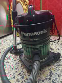 مكنسة كهربائية • للبيع