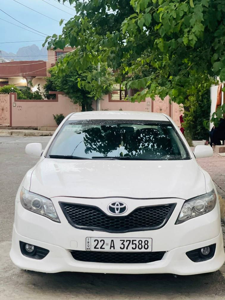 توێتا کامری 2010 ئەمەریکی SE سپی بەفری  فول مواسفات بەس سڵاید نیە  بیلاد سپۆرت  سوکان ڤۆلیۆم تحدید سرعە ABS کوشن کارەبا ئاوێنە کارەبا سوکان پەپولە زۆر مواسفاتی تر .. دووپارچەی بۆیاخە ساردو چاڵو قوپاوی پێوە نیە. زۆر خاوێنە ماڵی دۆستە لەسەر دەقی شەریکە ماوەتەوە  گێڕ مەکینە بەشەرت نەکراوەتەوە بێ عەیب بێ دوکەڵ وبوخار بێ تەقەو ڕەقە سەنەوی تازەیە تا 2028بەشەرتی وەکالەو تەحویل غرامە 
سعری 116گەڵاو مامەڵەیەکی کەم
شوێن دوکانی سیاحی 
ژم ***********
                                            *********** دخان, السليمانية
