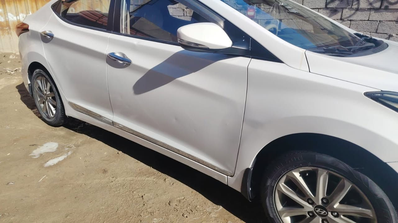 السلام عليكم النتره خليجي رقم بغداد نكليزي بيهه قطعتين مرخايات بس مديل 14شكل 16فتحه محرك 1800حداده جديده تخم تاير جديد تبريد بيهه مكانات صبغات صغار  سياره حلوه سنويه 30مكانه السياره نجف الكوفه السعر 115وبيهه مجال ‭0788 556 6584‬
