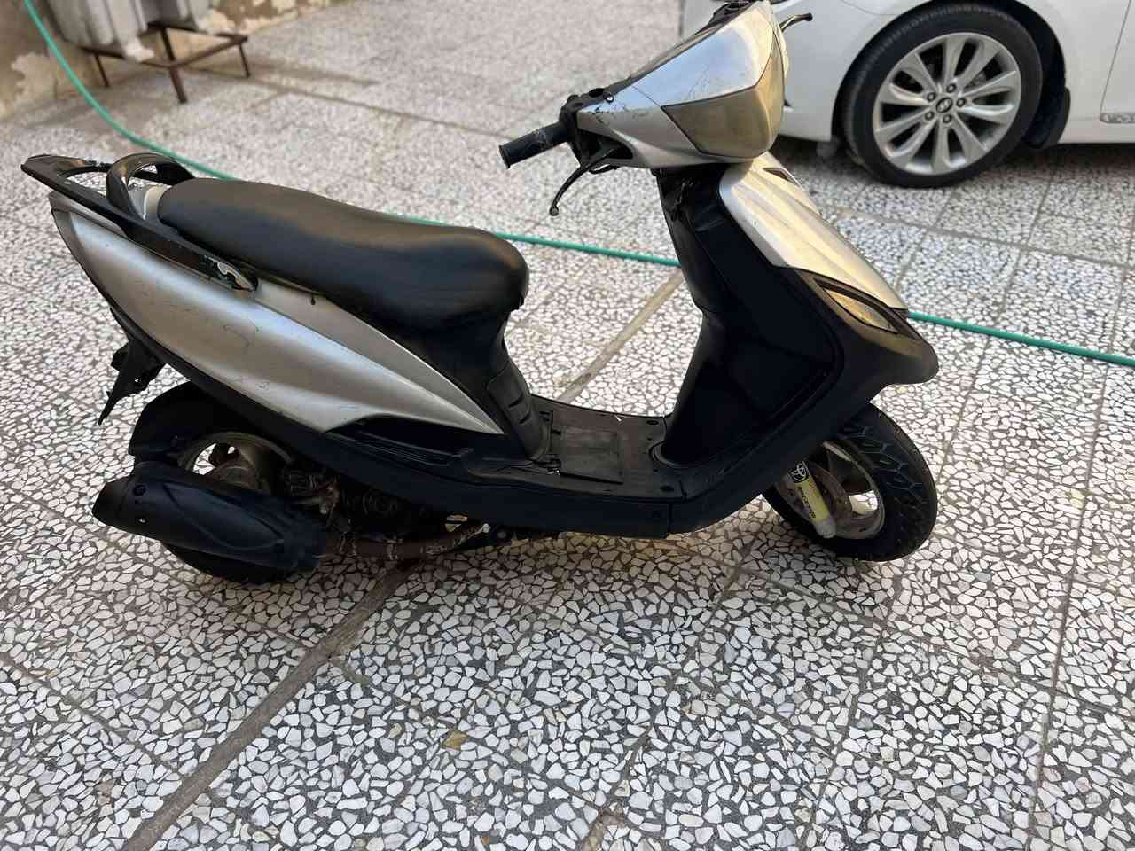 سلام عليكم دراجه للبيع جاهزه كلشي مابيه نكره سلف مال واحد عل باب لله يروح بيه ويجي سعر 300 وبيه مجال الطيبين مكاني كوفه لاتصال *********** بي واتساب
